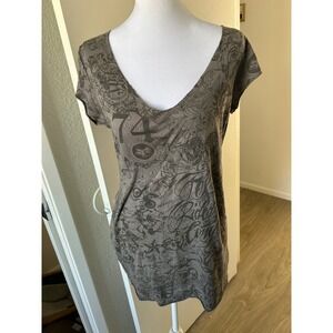 Fox Girls Graphic T Shirt V Neck All Over Print Large Y2K Grudge Punk